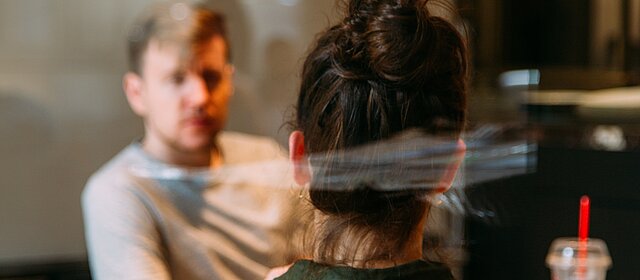 2023_Netzwerk Zukunft Beratung Beratung Gespräch zwei menschen Sprechen