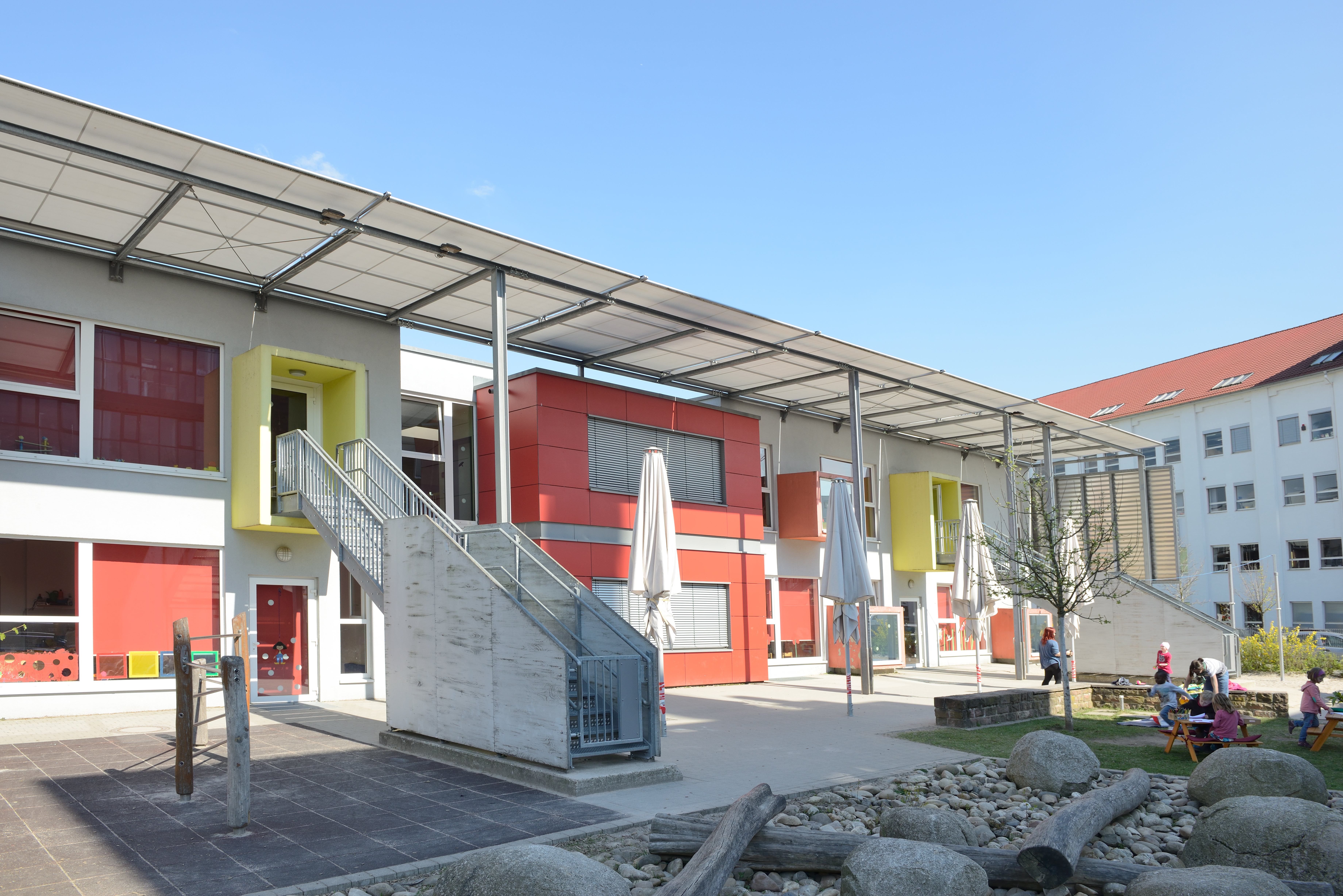 German-French Day Care Centre "Kita Les Explorateurs" German-French Day Care Centre "Kita Les Explorateurs"